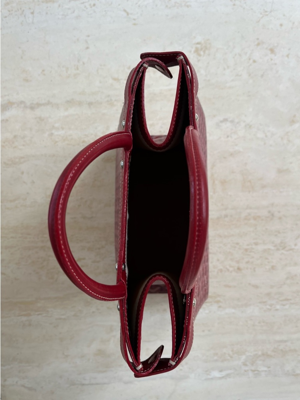 Goyard Red Jersey GM Vertical Handbag with Signature Chevron Goyardine Pattern - Picture 7 of 12
